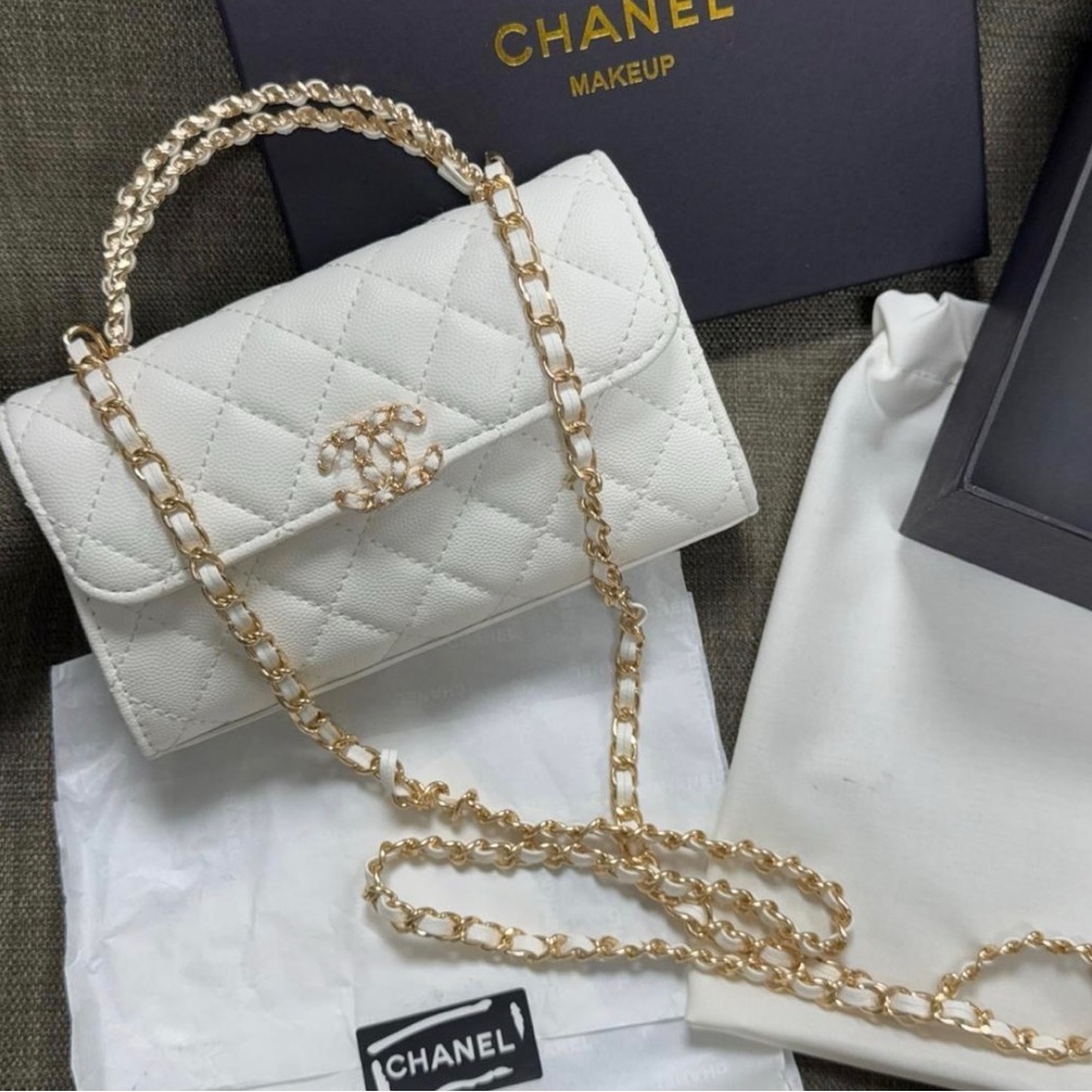 Chanel VIP Bag - Picture 3 of 7
